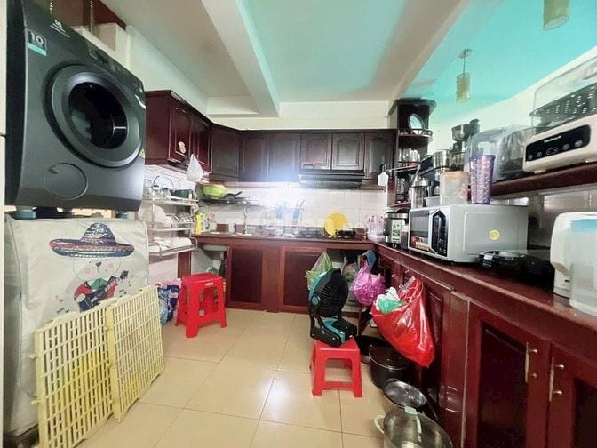 Bán Nhà Ngang 4,5m 2 lầu đúc không QH hẻm 368 Tôn Đản P4 Q4