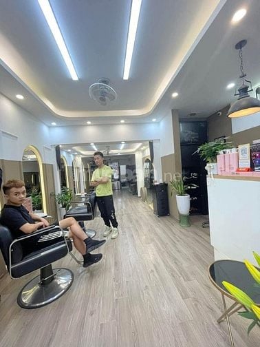 Bán Nhà Kinh Doanh, Mặt Phố Quỳnh Mai 98m, tầng 1, mt 4.4m, 10.5 tỷ