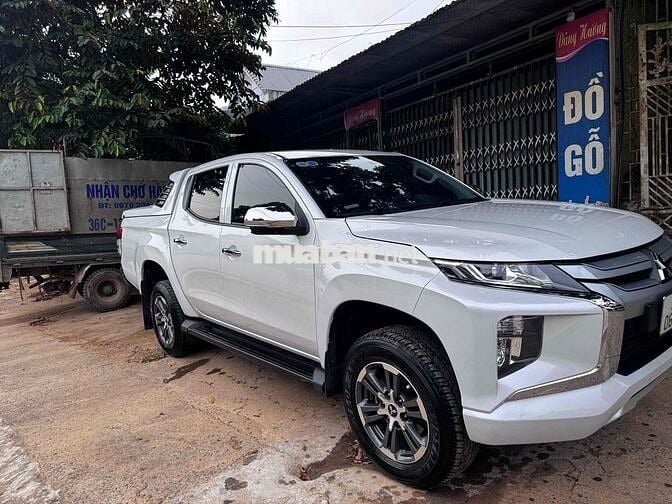 Mitsubishi Triton 2023 4x2 AT - 290000 km