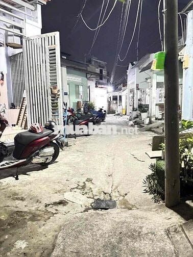 Nhà 4 Tầng diện tích 4*15 Ngay Chợ Bắp,Chợ Ngã Ba Bầu