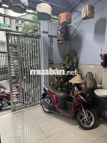 Nhà 4 Tầng diện tích 4*15 Ngay Chợ Bắp,Chợ Ngã Ba Bầu