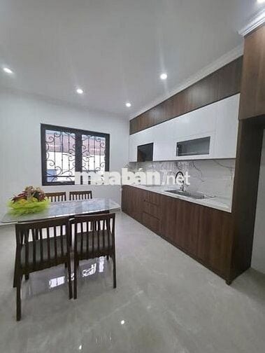 BÁN NHÀ-PHÙNG CHÍ KIÊN- PHÂN LÔ OTO TRÁNH -GIÁ ĐẸP BẤT NGỜ