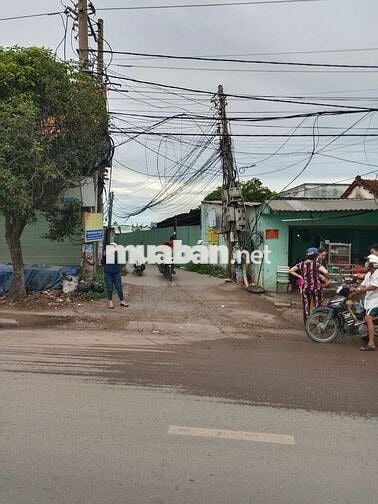 BÁN NHÀ 121,2m² – NGAY CHỢ CHIỀU – ĐỨC HÒA HẠ, LONG AN – SỔ HỒNG RIÊNG
