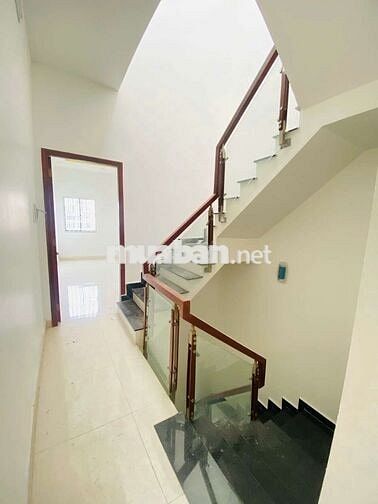 Kẹt vốn kinh doanh bán nhà mặt tiền đường nội bộ