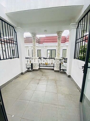 Kẹt vốn kinh doanh bán nhà mặt tiền đường nội bộ