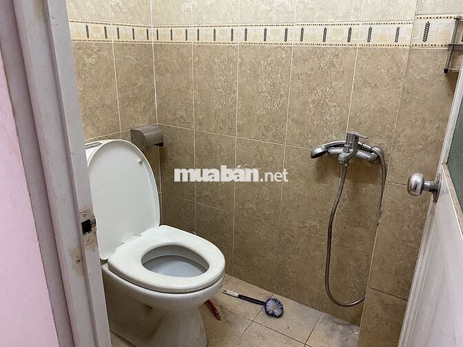 Phòng như hình gần chợ bà chiểu cửa sổ, bếp WC riêng có máy nước nóng