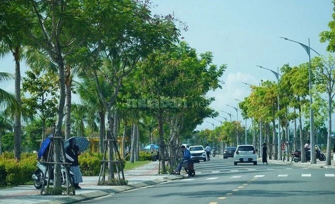 HOT HOT,NAM HÒA XUÂN 1 EM ĐÔNG NAM DT 110 M2, GIÁ CHƯA TỚI 5 TỶ