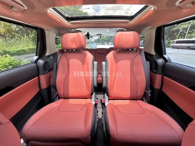 Kia Carnival 2.2D Signature 2022 odo 34.000km