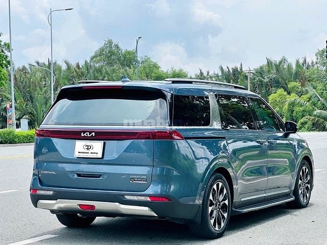 Kia Carnival 2.2D Signature 2022 odo 34.000km