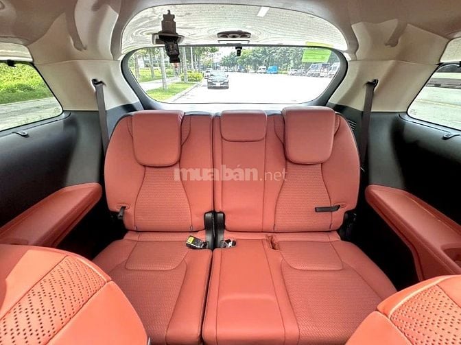 Kia Carnival 2.2D Signature 2022 odo 34.000km