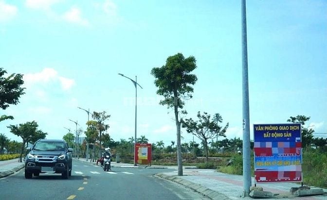 HOT HOT,NAM HÒA XUÂN 1 EM ĐÔNG NAM DT 110 M2, GIÁ CHƯA TỚI 5 TỶ