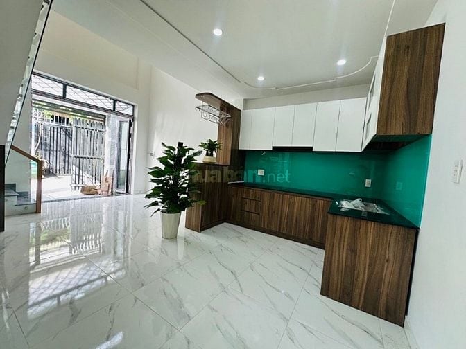 Gấp bán nhà gần Lã Xuân Oai, (160) hẻm oto, 55m2, giá chỉ 5 tỷ hơn