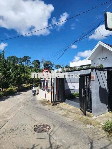 Gia Đình bán gấp nhà mới TT Đà Lạt