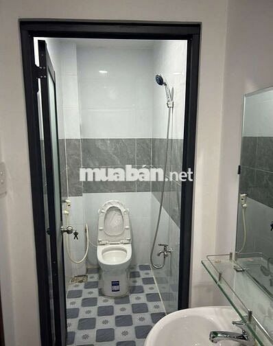 Nhà 2 mặt tiền, 1 trệt 1 lầu, DT 4x10m 585tr Long An