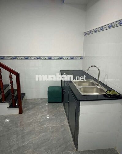 Nhà 2 mặt tiền, 1 trệt 1 lầu, DT 4x10m 585tr Long An