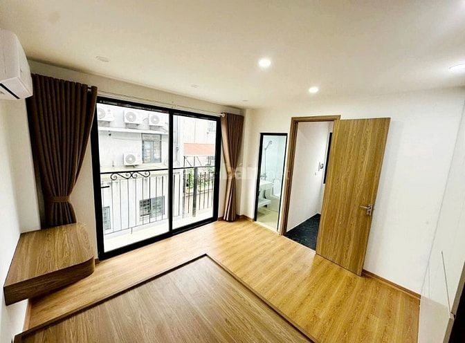 BÁN NHÀ ĐƯỜNG VÕ CHÍ CÔNG, SÁT PHỐ, NGÕ RỘNG, THÔNG TỨ TUNG, MT HƠN 5M