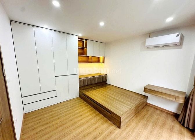 BÁN NHÀ ĐƯỜNG VÕ CHÍ CÔNG, SÁT PHỐ, NGÕ RỘNG, THÔNG TỨ TUNG, MT HƠN 5M