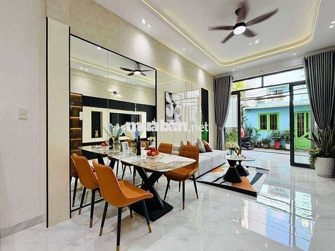 NHÀ ĐẸP GIÁ 5.1TỶ/ 4,9M x 11M- ĐƯỜNG UNG VĂN KHIÊM, BÌNH THẠNH.