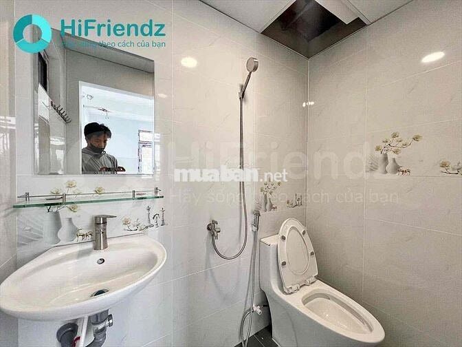 Khai Trương Phòng Mới Cửa Sổ Trời Ban Công Có Máy Lạnh Gần Trung Tâm