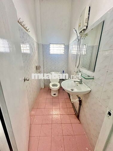 Phòng trọ studio giá rẻ diện tích hơn 25m2 ngay trung tâm Quận 7