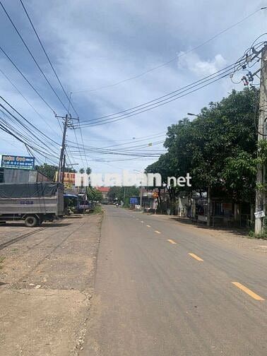 BÁN 1.842M2 ĐẤT Ở NÔNG THÔN,CÓ SẴN NHÀ,MẶT TIỀN NHỰA,DÂN CƯ ĐÔNG ĐÚC