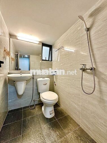 NHÀ MỚI ĐẦY ĐỦ TIỆN NGHI BẢO VỆ 24/24 Ô TÔ TẬN NHÀ NGAY ĐH VĂN HIẾN