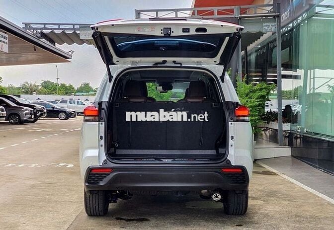 Innova Cross HEV 2024 - 5702 km -980 THƯƠNG LƯỢNG