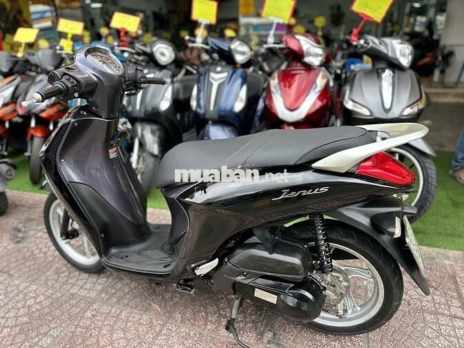 Xe máy Yamaha Janus đen, động cơ Blue Core