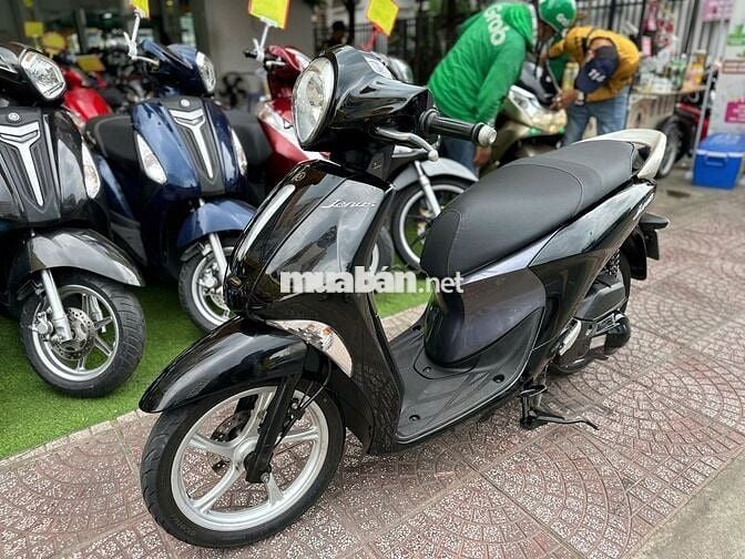 Xe máy Yamaha Janus đen, động cơ Blue Core