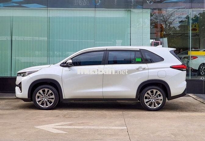 Innova Cross HEV 2024 - 5702 km -980 THƯƠNG LƯỢNG