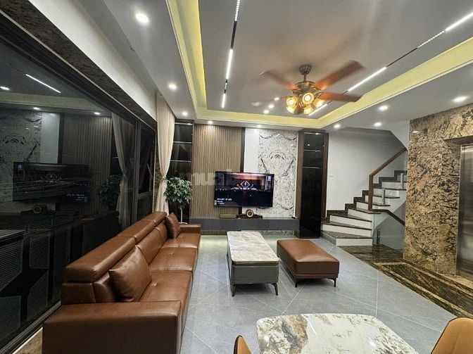 HOT 💥 BÁN HỘ BÀ CHỊ NHÀ ĐẸP KHÔNG TÌ VẾT ĐẦU NGÕ PHỐ TRẠM. SỐ NHÀ ĐẸP