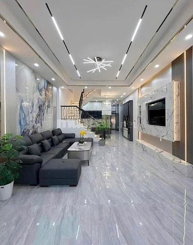 Nhà ngộp Tân Bình ở P4 Hoàng Việt 49m2 giá chỉ 2tỷ650tr. SỔ HỒNG RIÊNG