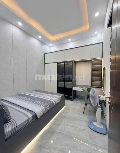 Nhà ngộp Tân Bình ở P4 Hoàng Việt 49m2 giá chỉ 2tỷ650tr. SỔ HỒNG RIÊNG