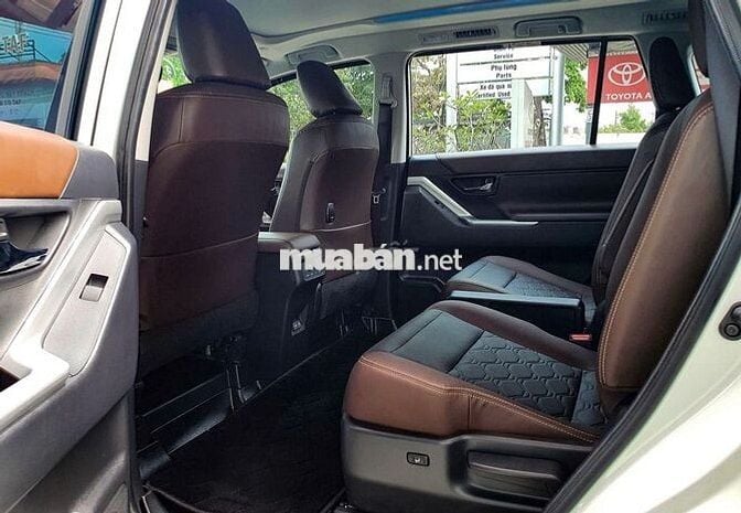 Innova Cross HEV 2024 - 5702 km -980 THƯƠNG LƯỢNG