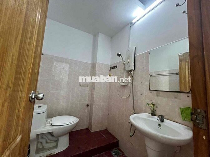 Nhà Hẻm 5M Tân Sơn Nhì.DT:4 X 15 Tret Lầu 2PN 2WC