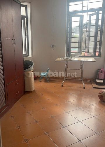 Bán gấp nhà phố Ngọc Lâm, Long Biên, DT 32m2 x 4 tầng, 3 mặt thoáng