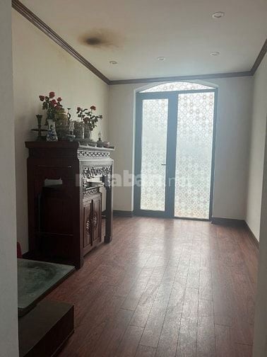 Bán gấp nhà phố Ngọc Lâm, Long Biên, DT 32m2 x 4 tầng, 3 mặt thoáng