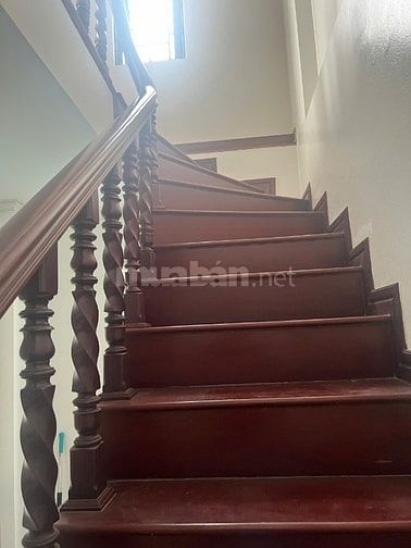 Bán gấp nhà phố Ngọc Lâm, Long Biên, DT 32m2 x 4 tầng, 3 mặt thoáng