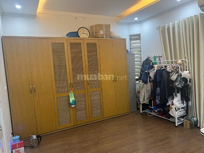 Bán gấp nhà phố Ngọc Lâm, Long Biên, DT 32m2 x 4 tầng, 3 mặt thoáng