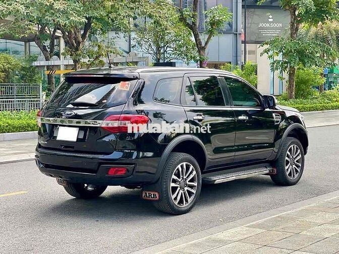 Ford Everest Titanium 2.0L AT 4x2 sx 2020 siêu đep