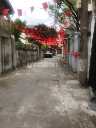 Bán nhà 5 tầng, diện tích đất 36 m2 ngõ phố Việt Hưng, giá nhỉnh 6 tỷ.