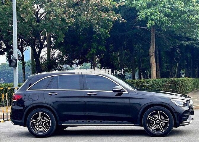 Mercedes GLC300 4Matic sx 2022 màu đen lướt đẹp