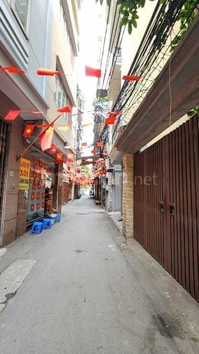 Chính chủ cần bán nhà 6 tầng lầu, thang máy ở ngã tư sở