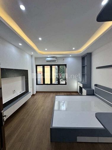 Chính chủ cần bán nhà 6 tầng lầu, thang máy ở ngã tư sở