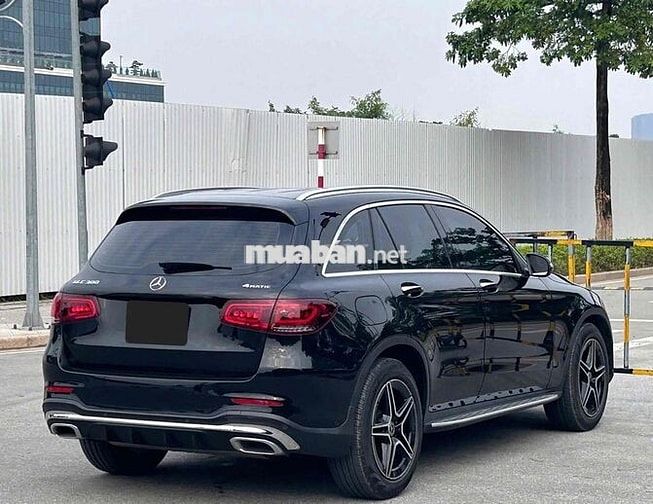 Mercedes GLC300 4Matic sx 2022 màu đen lướt đẹp