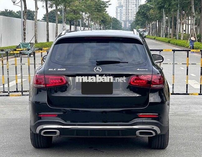 Mercedes GLC300 4Matic sx 2022 màu đen lướt đẹp