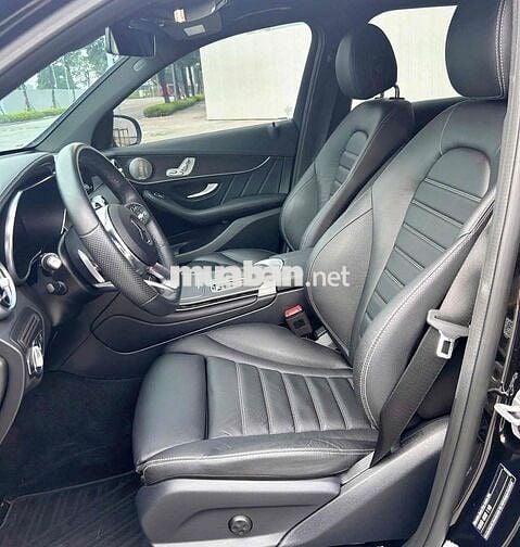 Mercedes GLC300 4Matic sx 2022 màu đen lướt đẹp