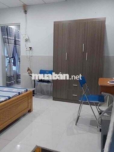 CẦN BÁN GẤP NHÀ GÓC MẶT TIỀN HẺM, HẺM XE ÔTÔ NHỎ, CÁCH LỘ ÔTÔ 100M