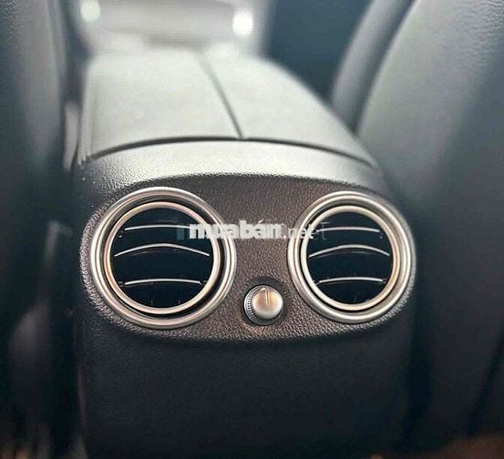 Mercedes GLC300 4Matic sx 2022 màu đen lướt đẹp