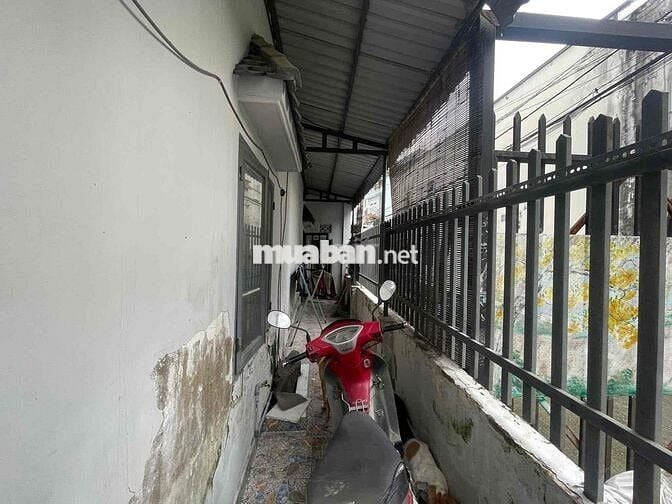 Gấp Gấp Nhà Góc 2 Mặt Tiền ngang 6, Tại 1/ hà huy giáp